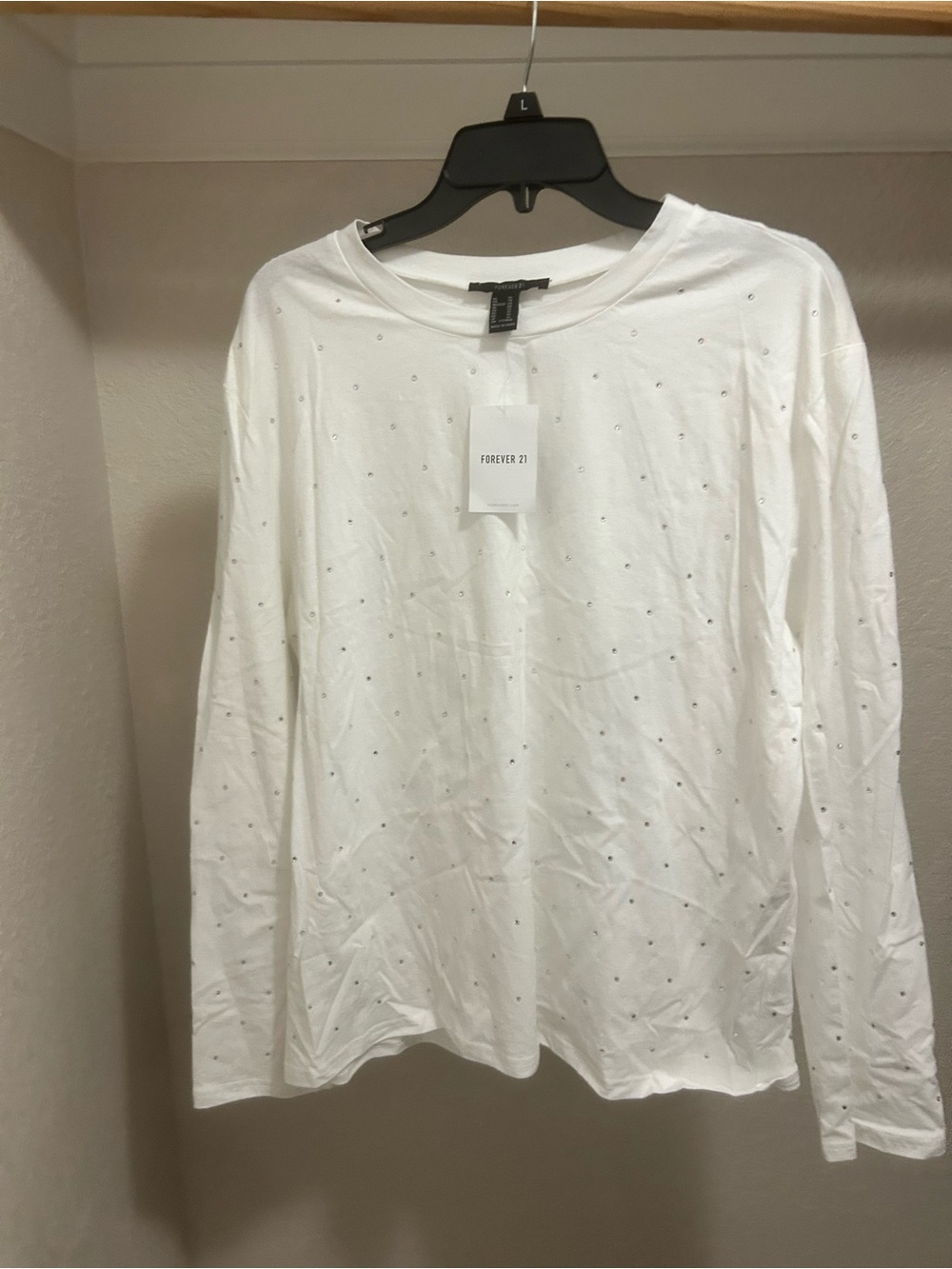 🩶Forever 21 White Long Sleeve Tee with Tiny Silver Studs🩶